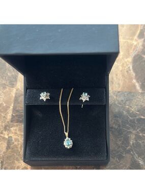 Elegant 10k Gold, Diamond and Blue Topaz Jewelry Set. 💯 real.